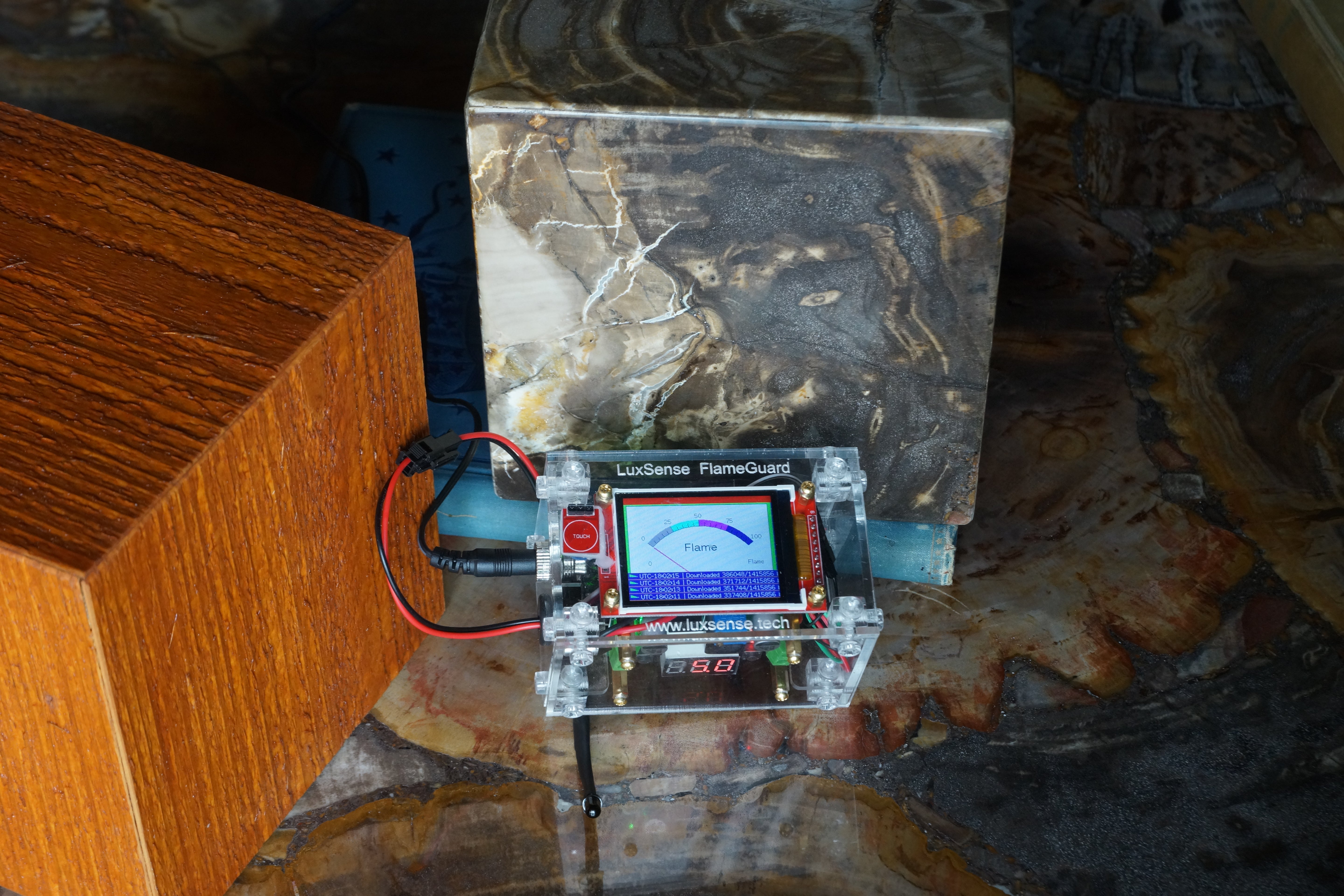 LuxSense FlameWatch – Your Discreet Fireplace Companion - LuxSense