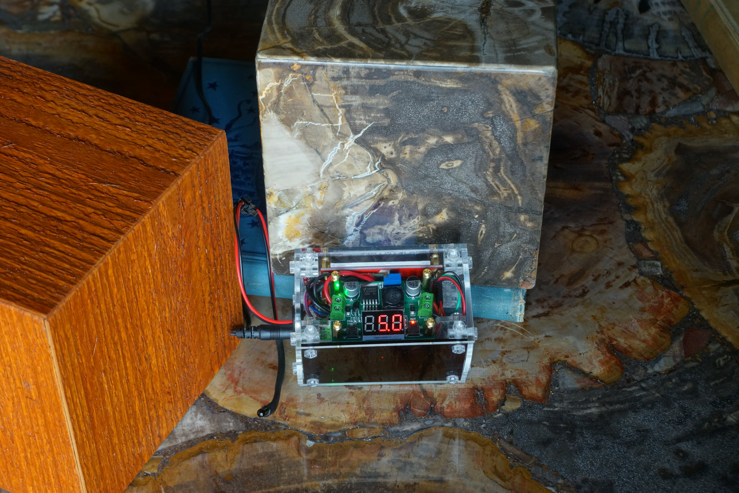 LuxSense FlameWatch – Your Discreet Fireplace Companion