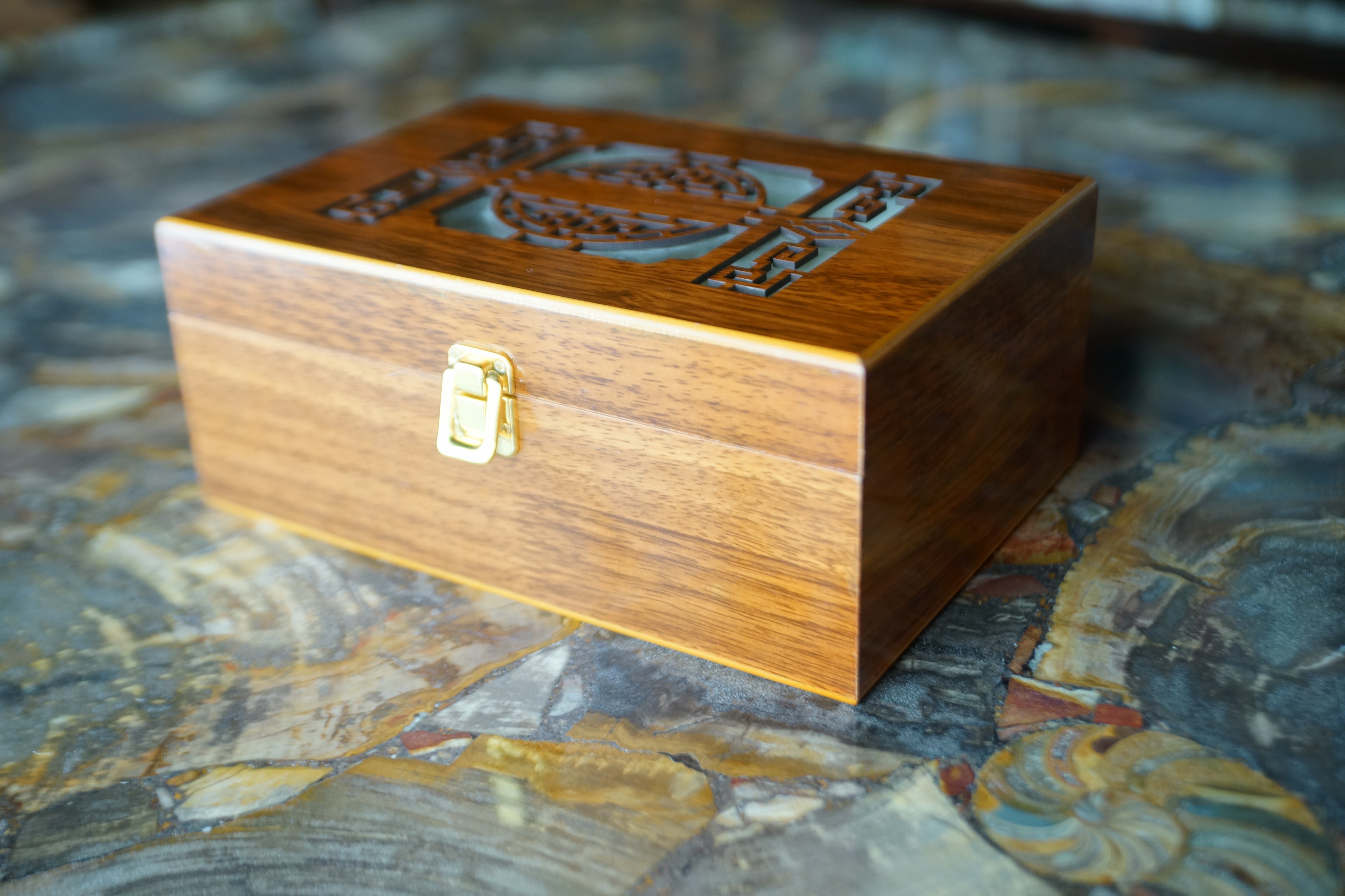 A Beautiful Silk Lined Vintage Box - LuxSense