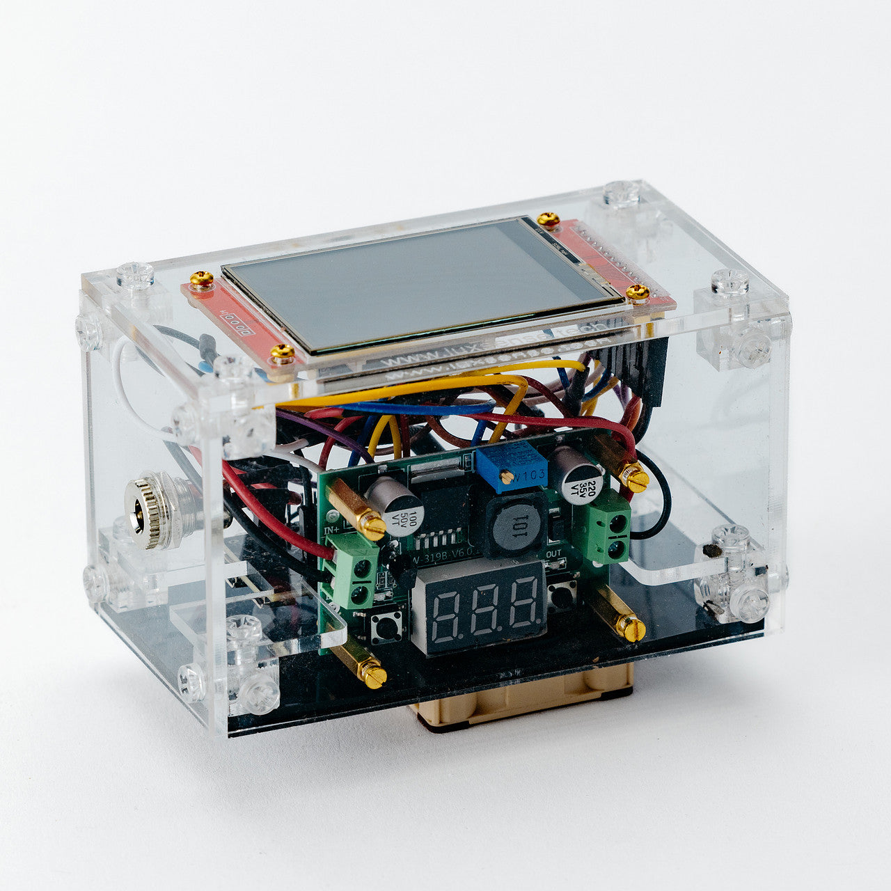 LuxSense WineSentry – Ensuring the Perfect Environment for Your Finest Bottles