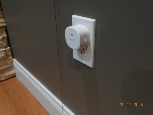 LuxSense PowerPulse – Your Smart Outlet Notifier