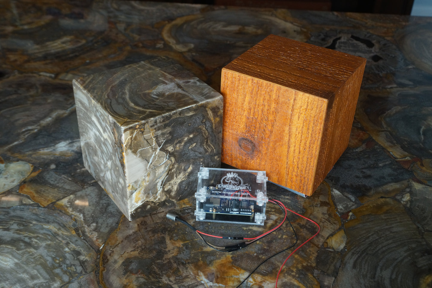 LuxSense LumenGuard – Your Elegant Light Transition Monitor