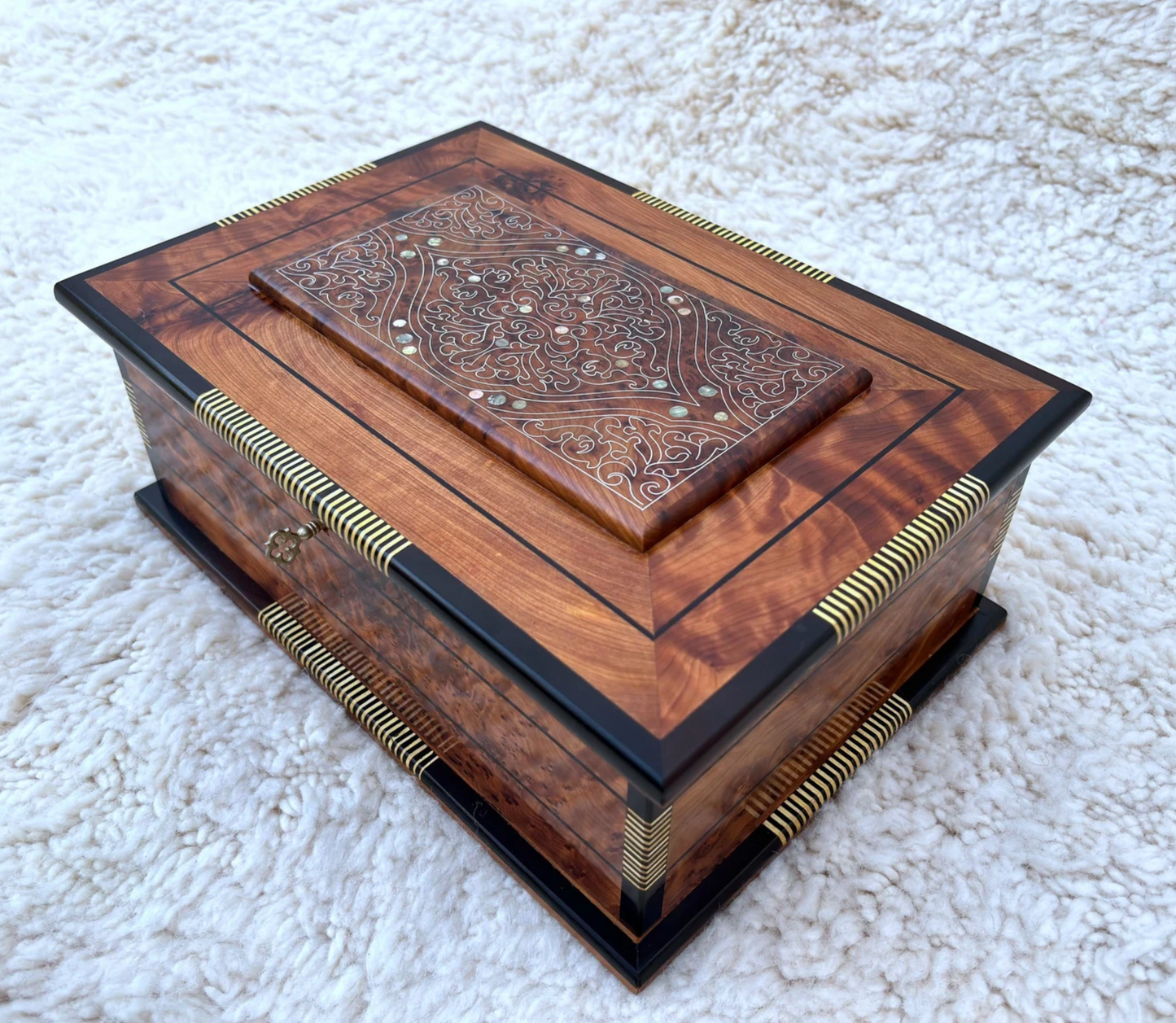 Large Thuya Wooden Box With Interior Mirror and Inlaid with Mother of Pearl